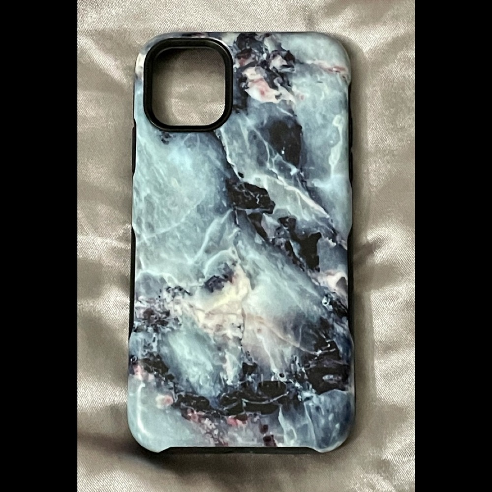 Gently used iPhone 11 Bold case from Casely